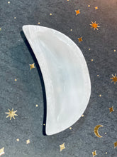 Load image into Gallery viewer, Selenite Bowl