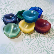 Load image into Gallery viewer, Cat's Eye Crystal Bowl