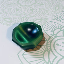 Load image into Gallery viewer, Cat's Eye Crystal Bowl