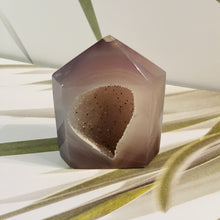 Load image into Gallery viewer, Druzy Agate Crystal Towers