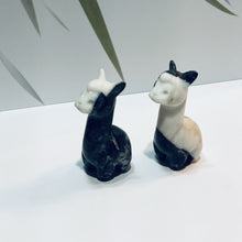 Load image into Gallery viewer, Crystal Llama