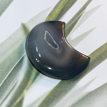 Load image into Gallery viewer, Druzy Agate Crystal Crescent Moon