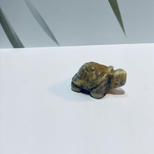 Load image into Gallery viewer, Crystal Turtle