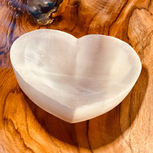 Load image into Gallery viewer, Selenite Bowl