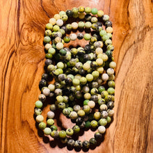 Load image into Gallery viewer, Green Flower Jade Crystal Bracelet