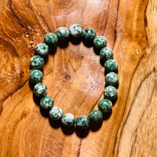 Load image into Gallery viewer, Qinghai Jade Crystal Bracelet