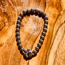 Load image into Gallery viewer, Terahertz Crystal Paw Bracelet