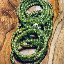 Load image into Gallery viewer, Peridot Crystal Bracelet